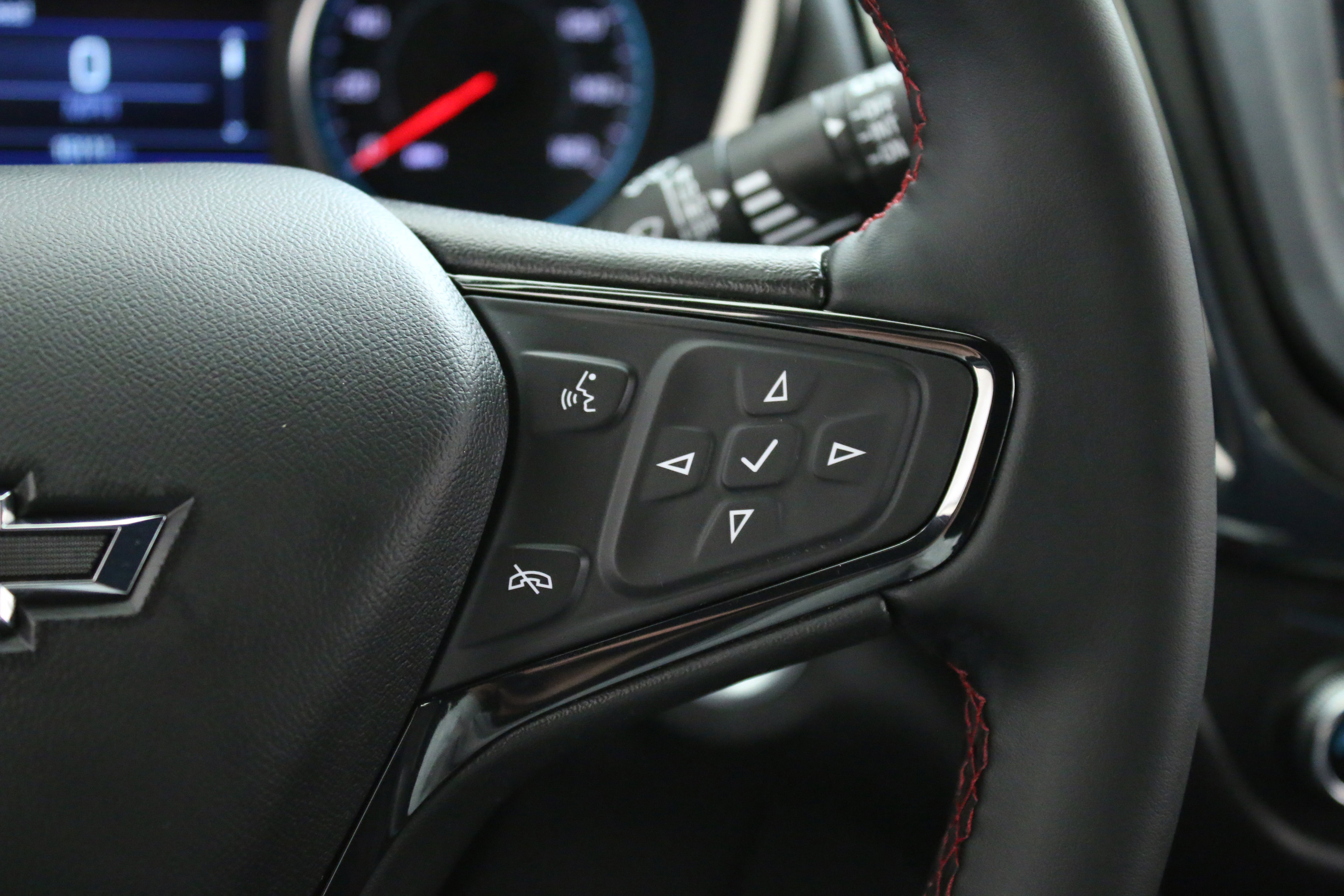 Used 2024 Chevrolet Equinox RS w/ LPO, Floor Liner Package FWD image 15