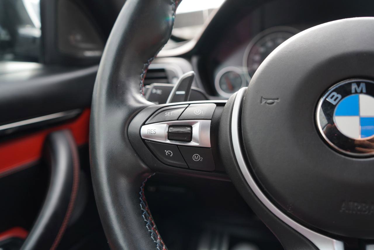 Used 2020 BMW M4 Convertible w/ Executive Package image 25