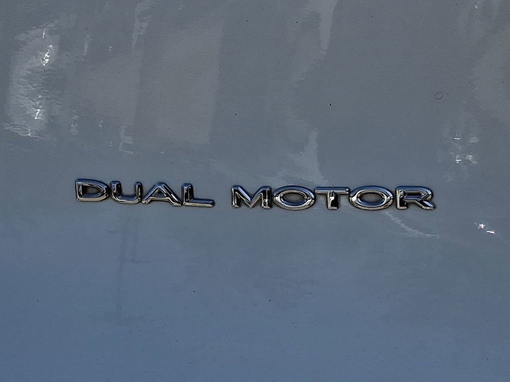 Used 2020 Tesla Model Y Long Range image 32