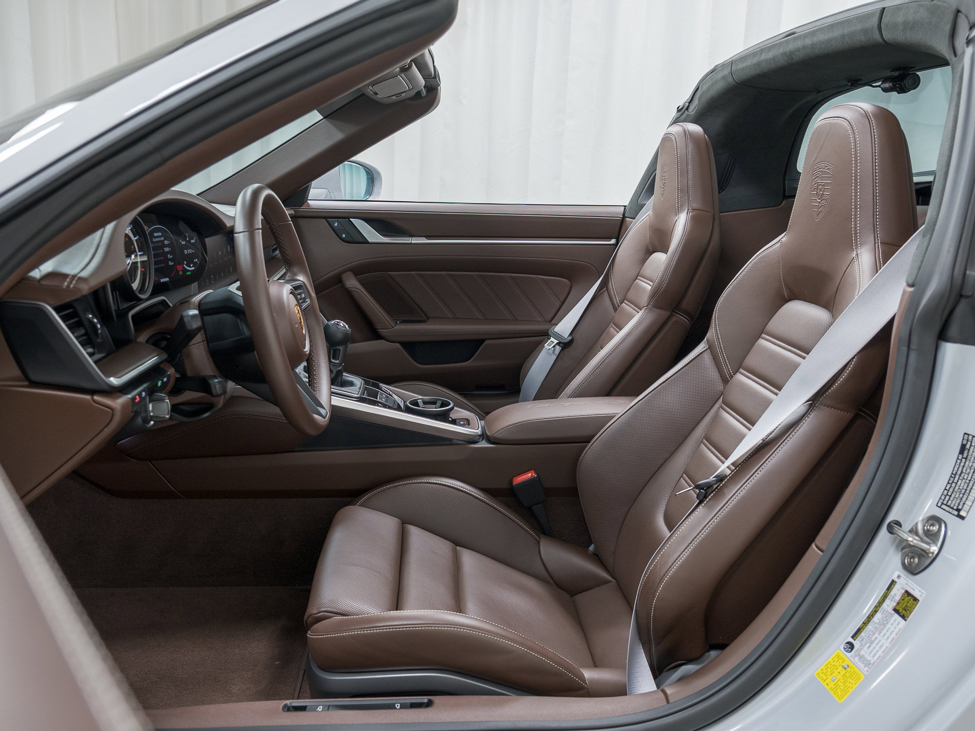 Certified 2024 Porsche 911 Targa 4S w/ Premium Package AWD/4WD image 18