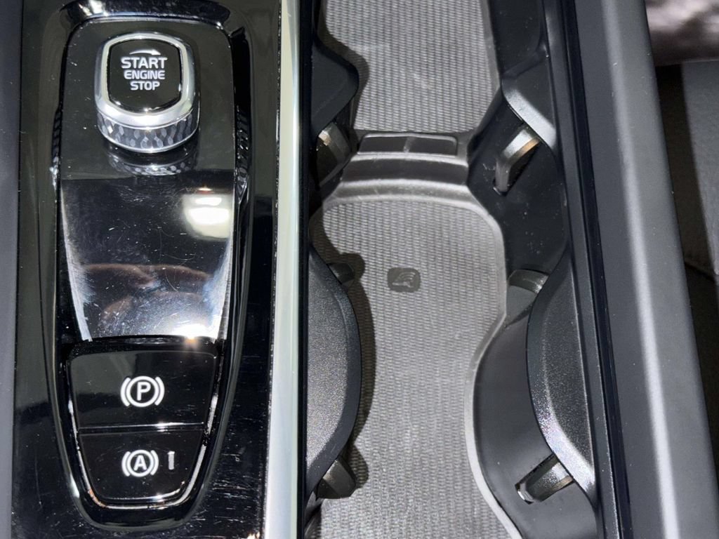 Used 2023 Volvo XC60 B5 Plus w/ Climate Package AWD/4WD image 23
