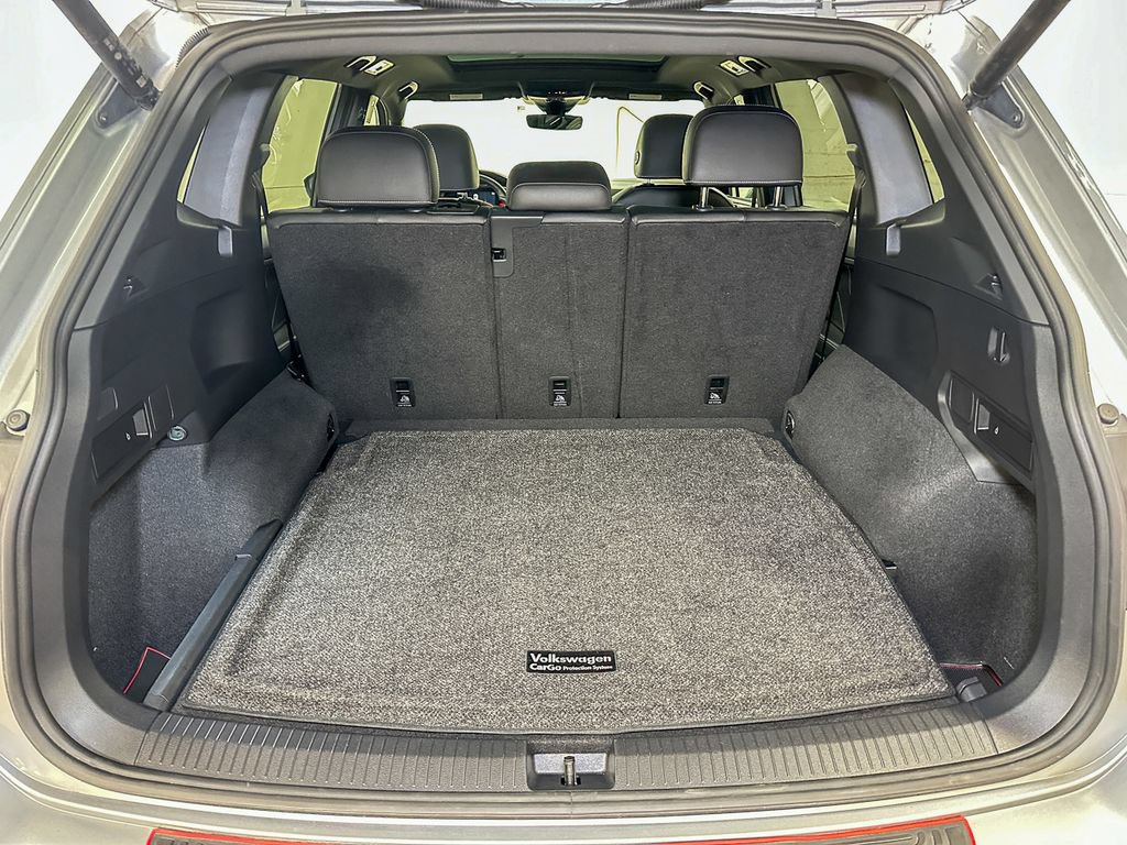 Used 2022 Volkswagen Tiguan SE R-Line AWD/4WD image 16