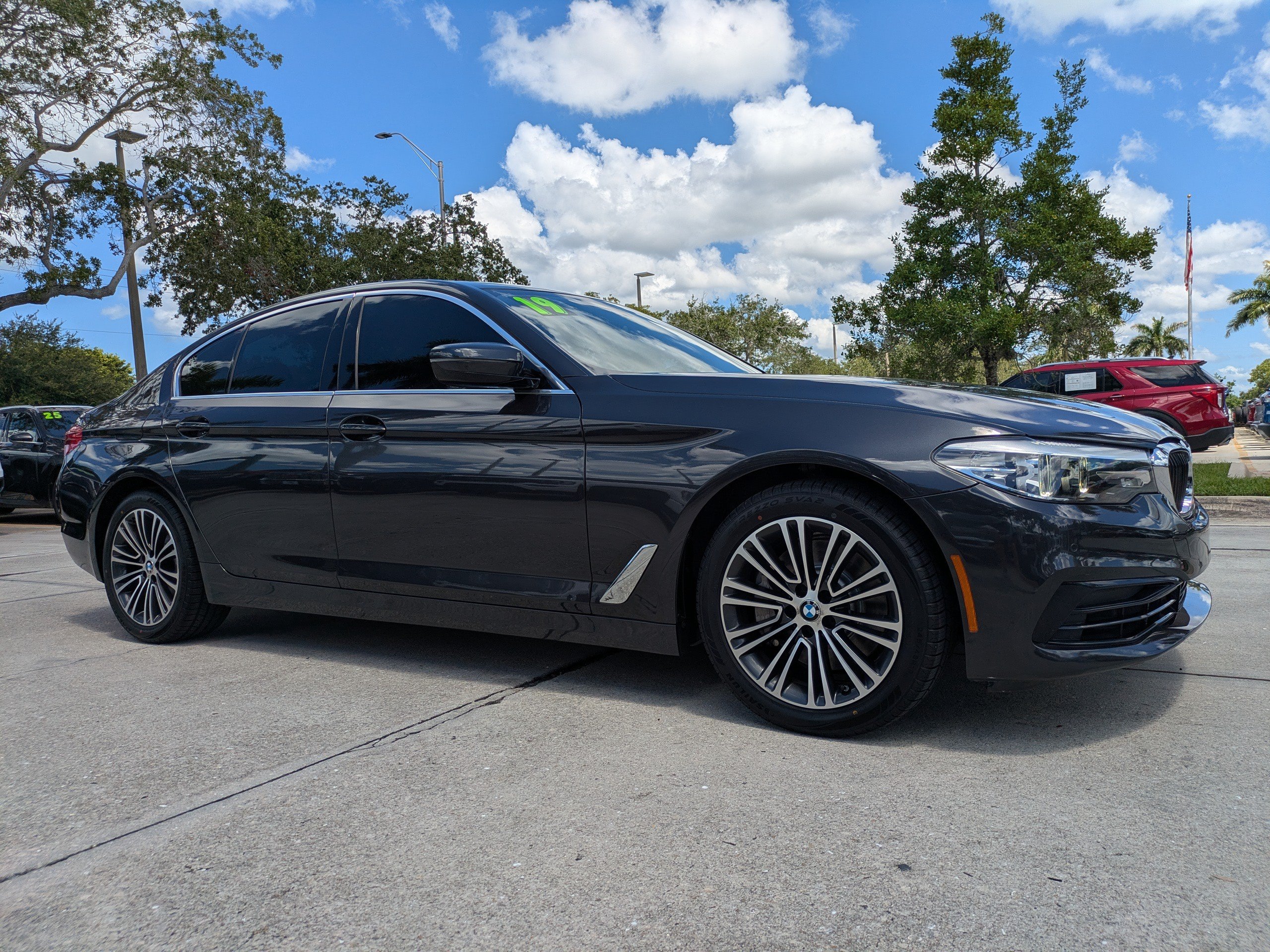 Used 2019 BMW 540i w/ Convenience Package RWD image 2