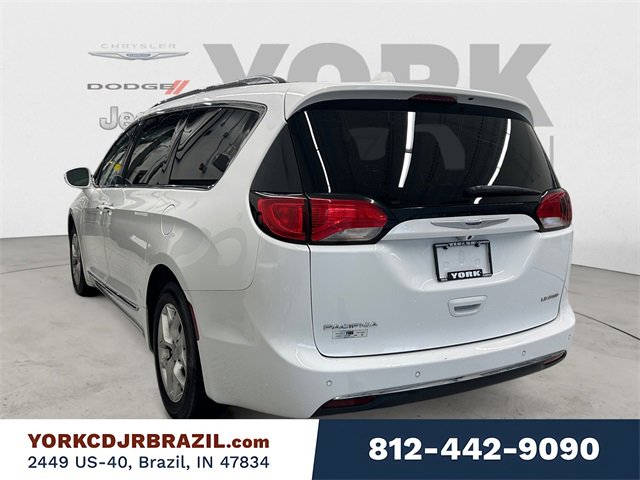 Used 2020 Chrysler Pacifica Limited image 3