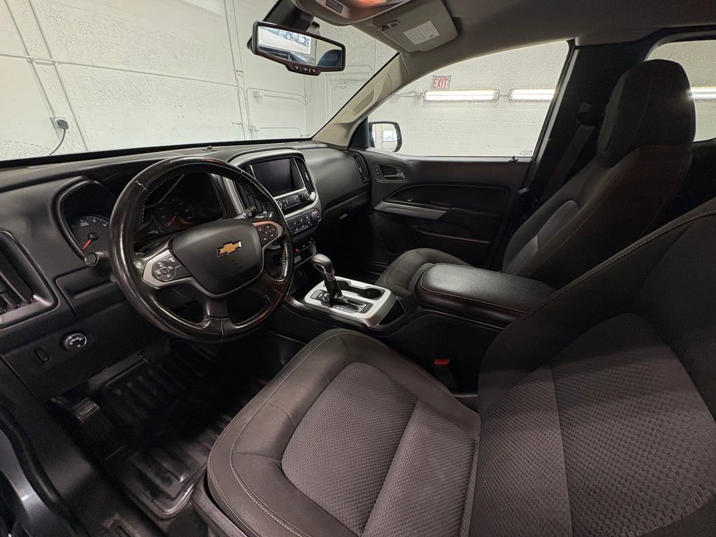 Used 2022 Chevrolet Colorado LT w/ Fleet Safety Package image 18