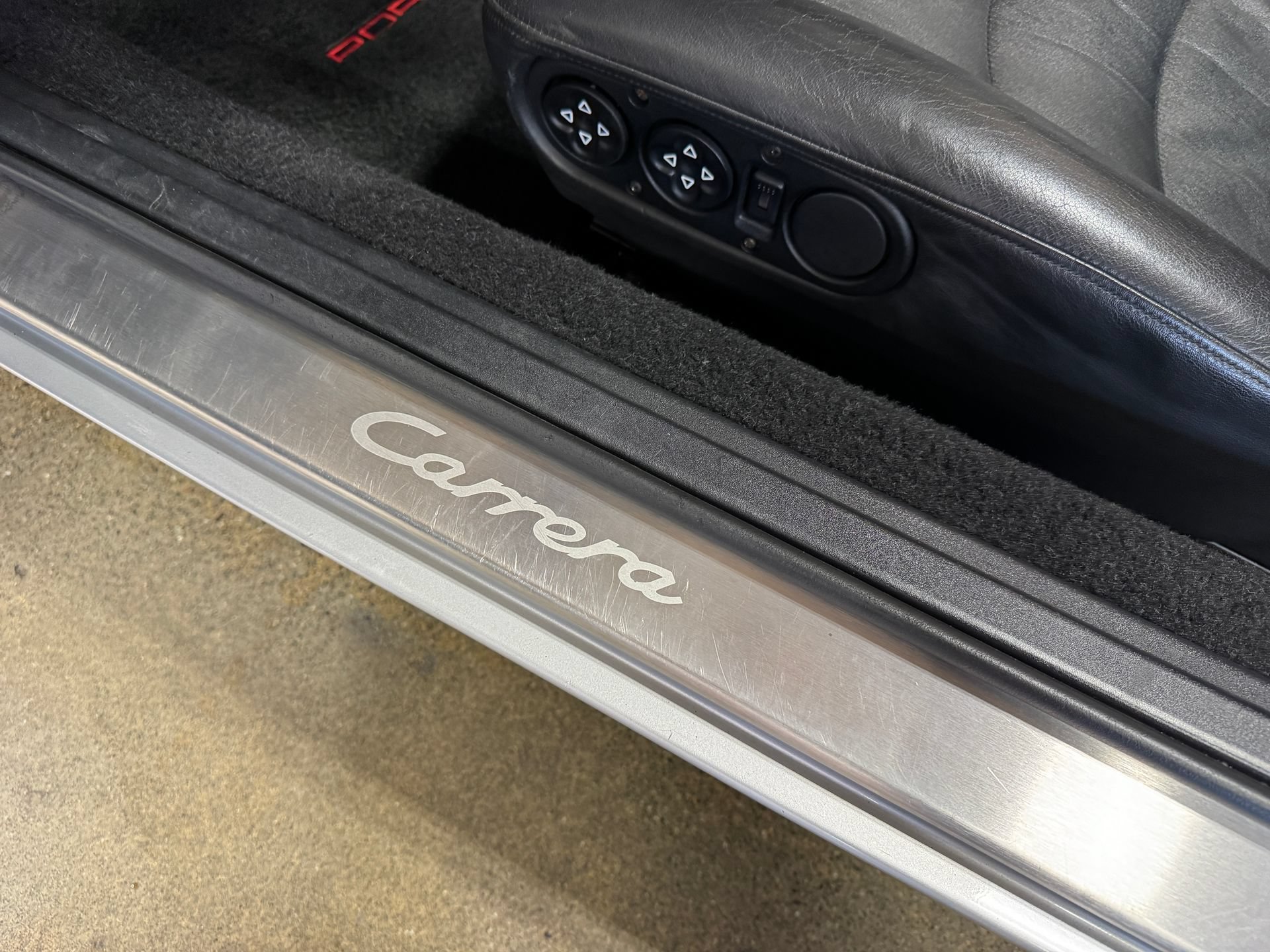 Used 1998 Porsche 911 Carrera RWD image 44