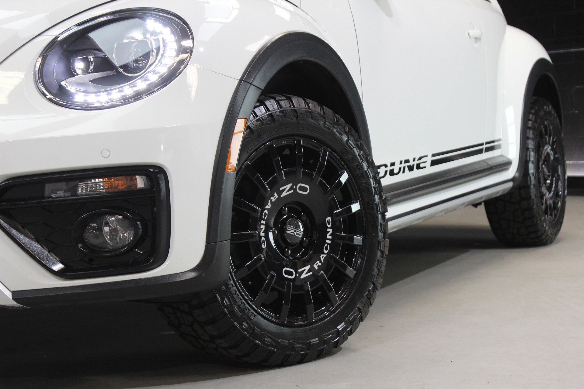 Used 2017 Volkswagen Beetle 1.8T Dune w/ Dune Technology Package FWD image 29
