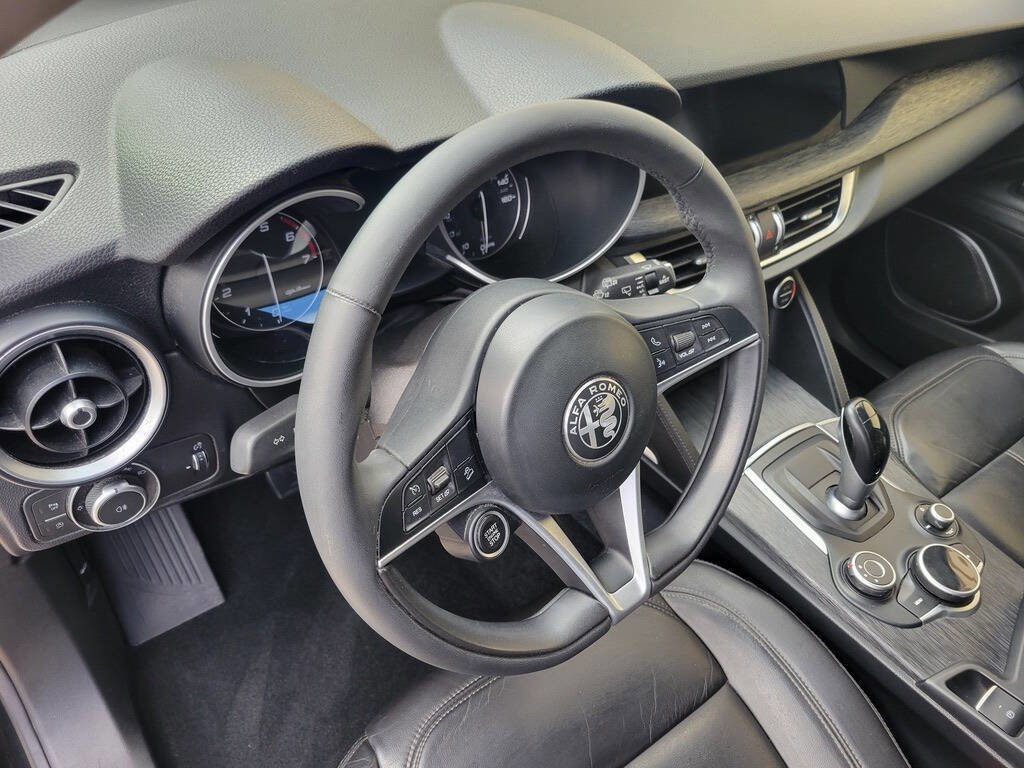 Used 2019 Alfa Romeo Stelvio Sprint w/ Nero Edizione image 31
