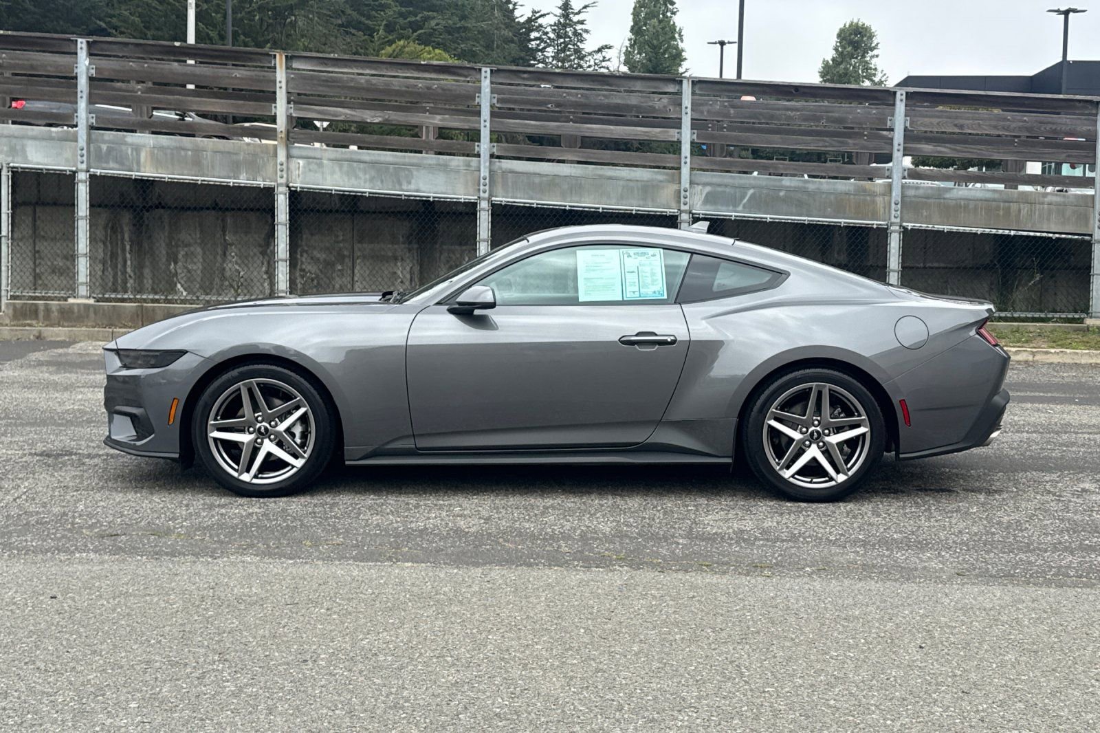 Used 2025 Ford Mustang Coupe RWD image 7