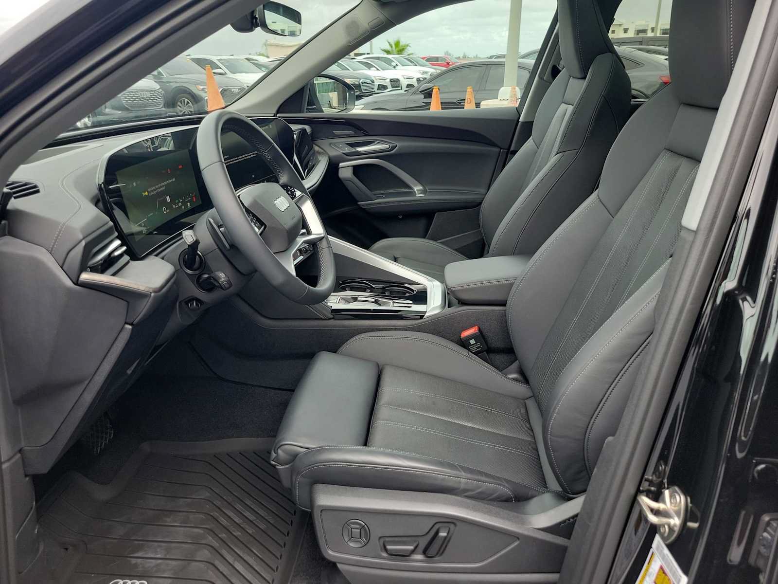 Certified 2025 Audi Q5 Premium Plus AWD/4WD image 13