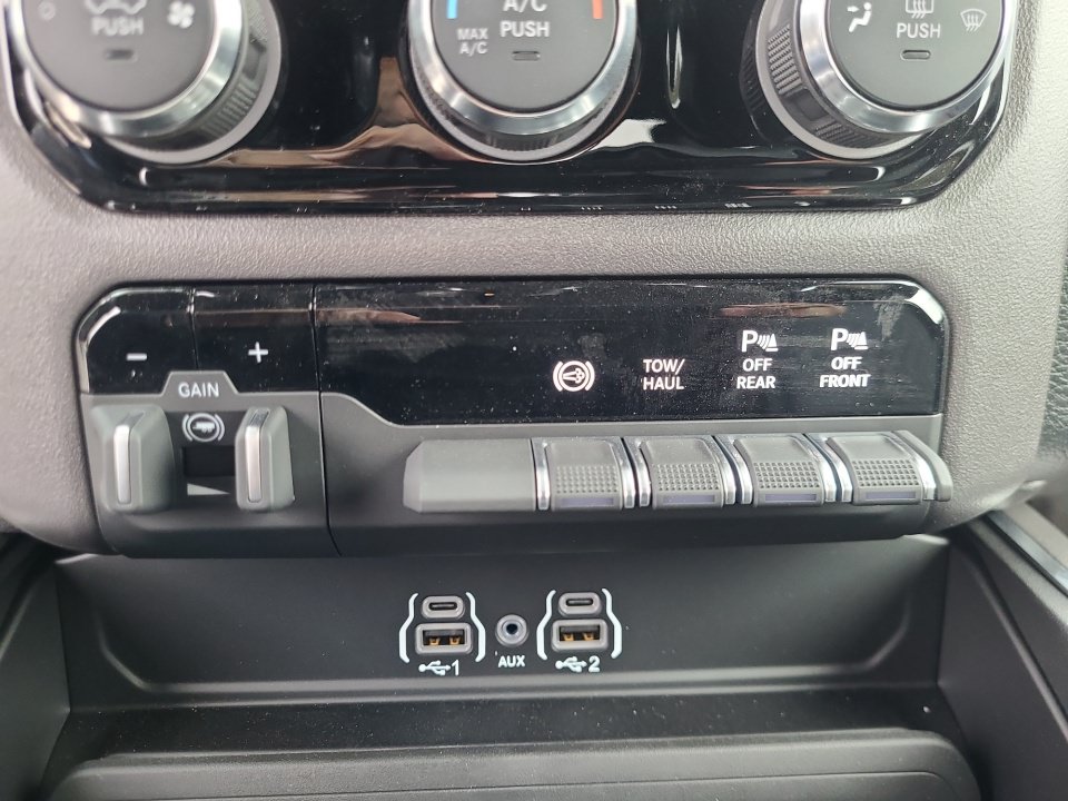 New 2026 RAM 2500 Big Horn AWD/4WD image 34