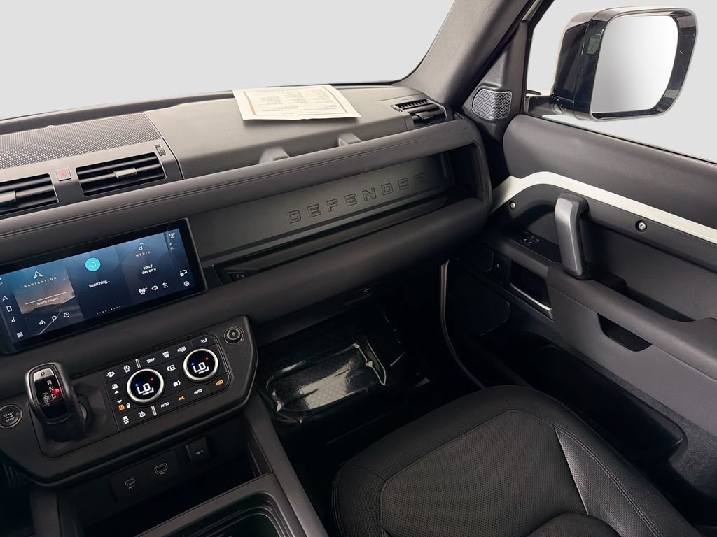 Used 2023 Land Rover Defender 90 X-Dynamic SE AWD/4WD image 25