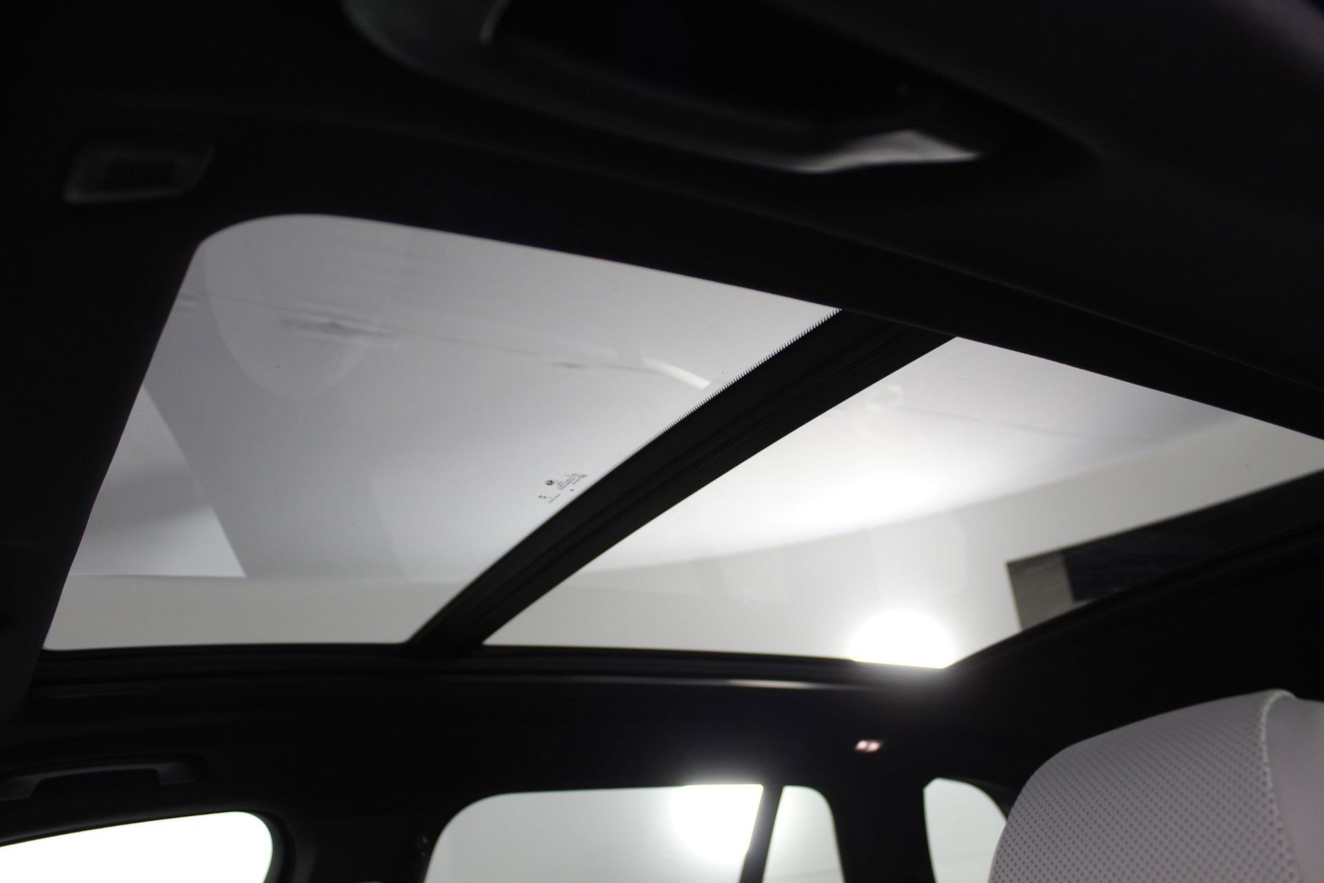 New 2026 BMW X5 xDrive40i w/ Premium Package AWD/4WD image 14