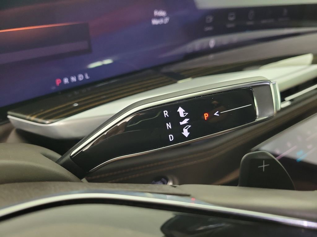 Certified 2025 Cadillac Escalade Premium Luxury image 30