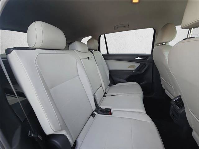Used 2018 Volkswagen Tiguan SE FWD image 17