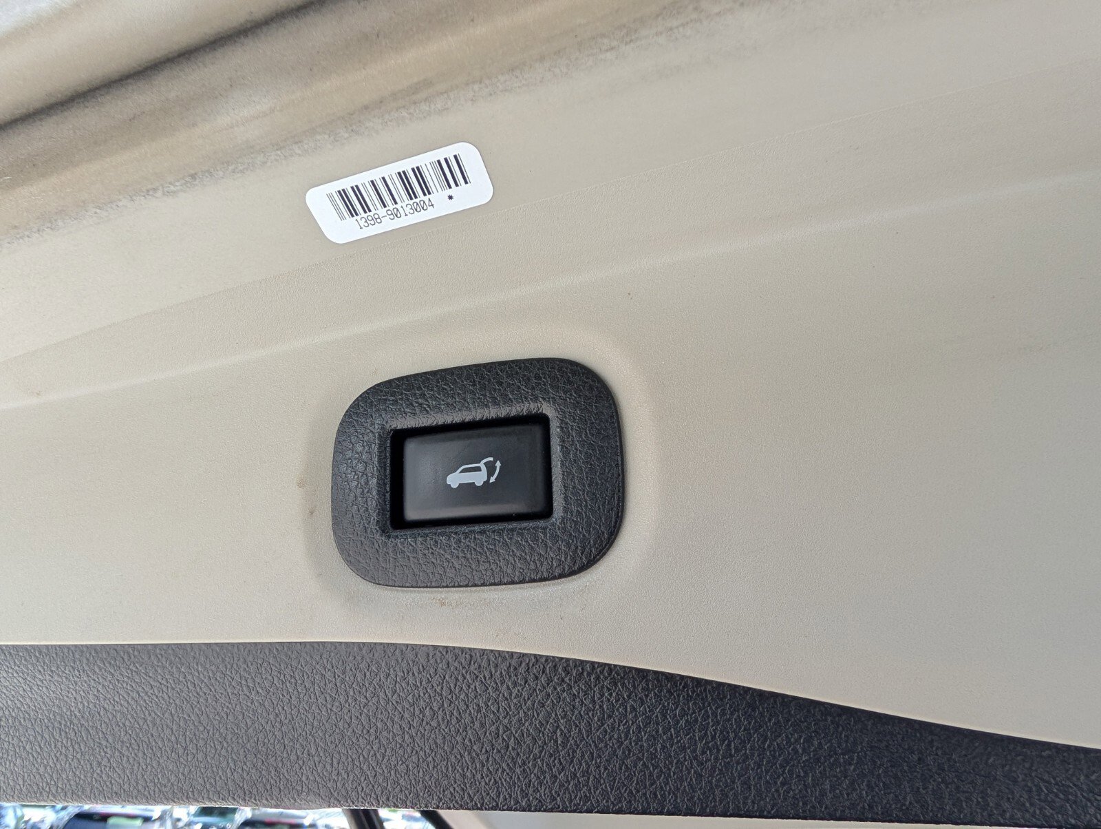 Used 2018 Nissan Rogue SV image 17