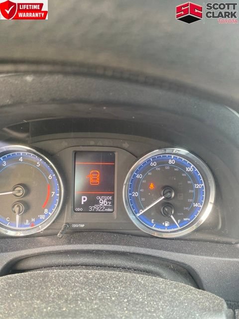 Used 2018 Toyota Corolla LE FWD image 1
