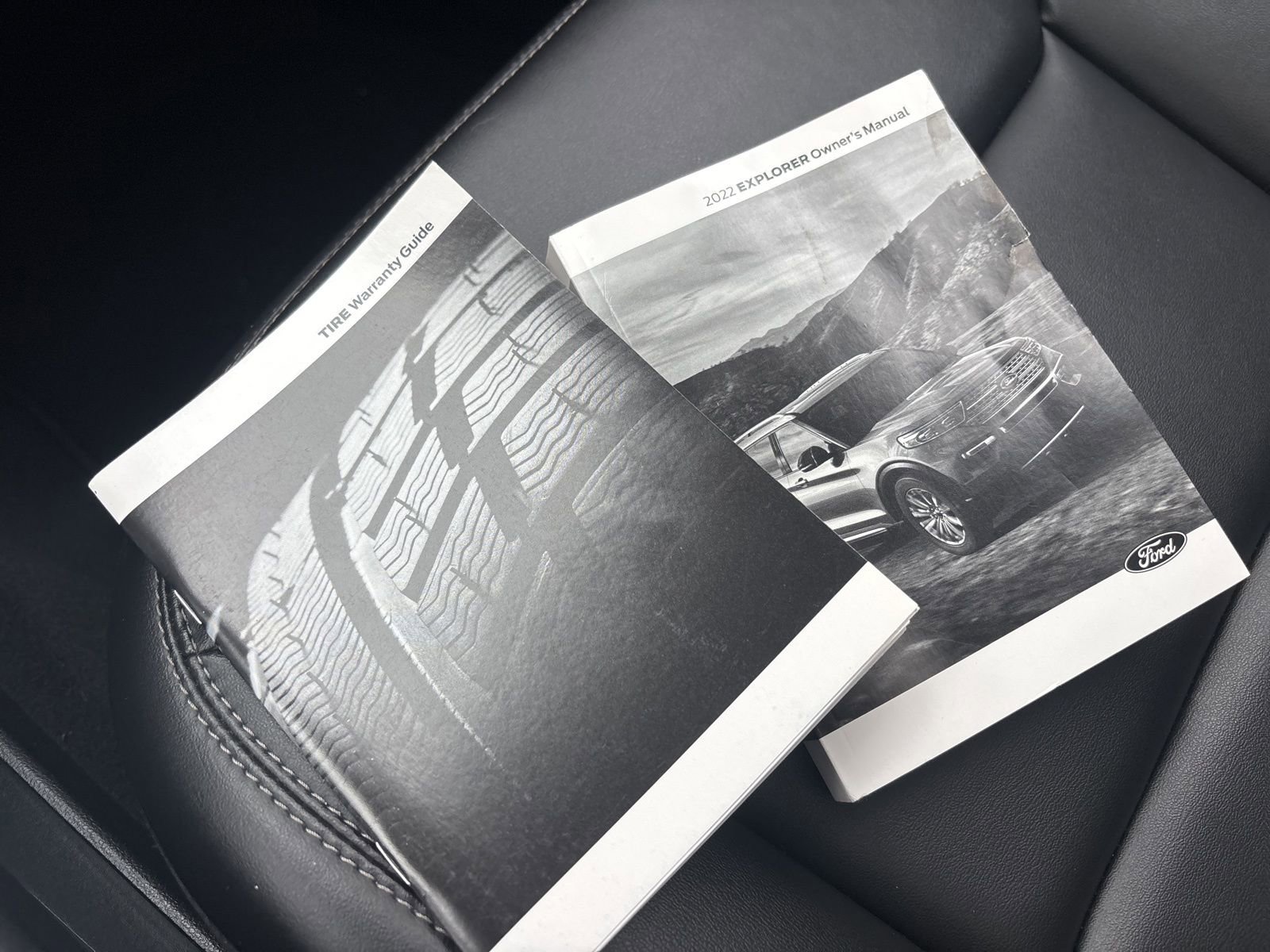 Certified 2022 Ford Explorer XLT w/ Equipment Group 202A image 33