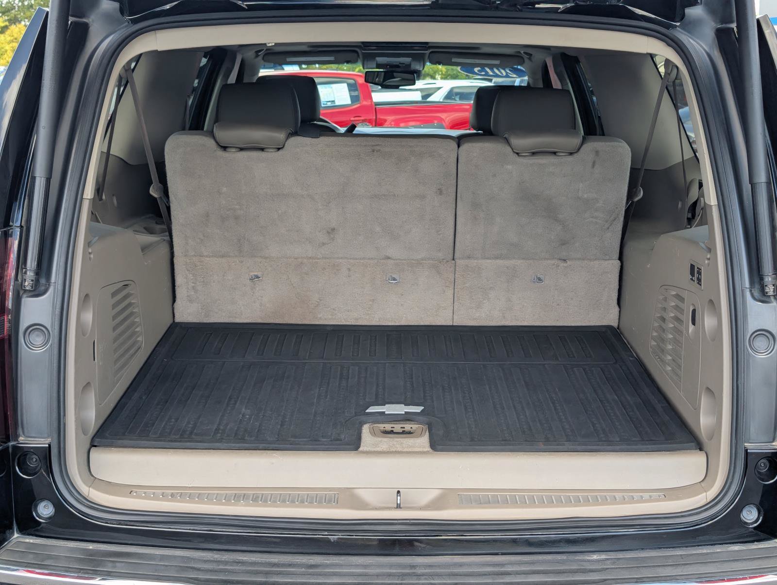 Used 2015 Chevrolet Suburban LTZ AWD/4WD image 11