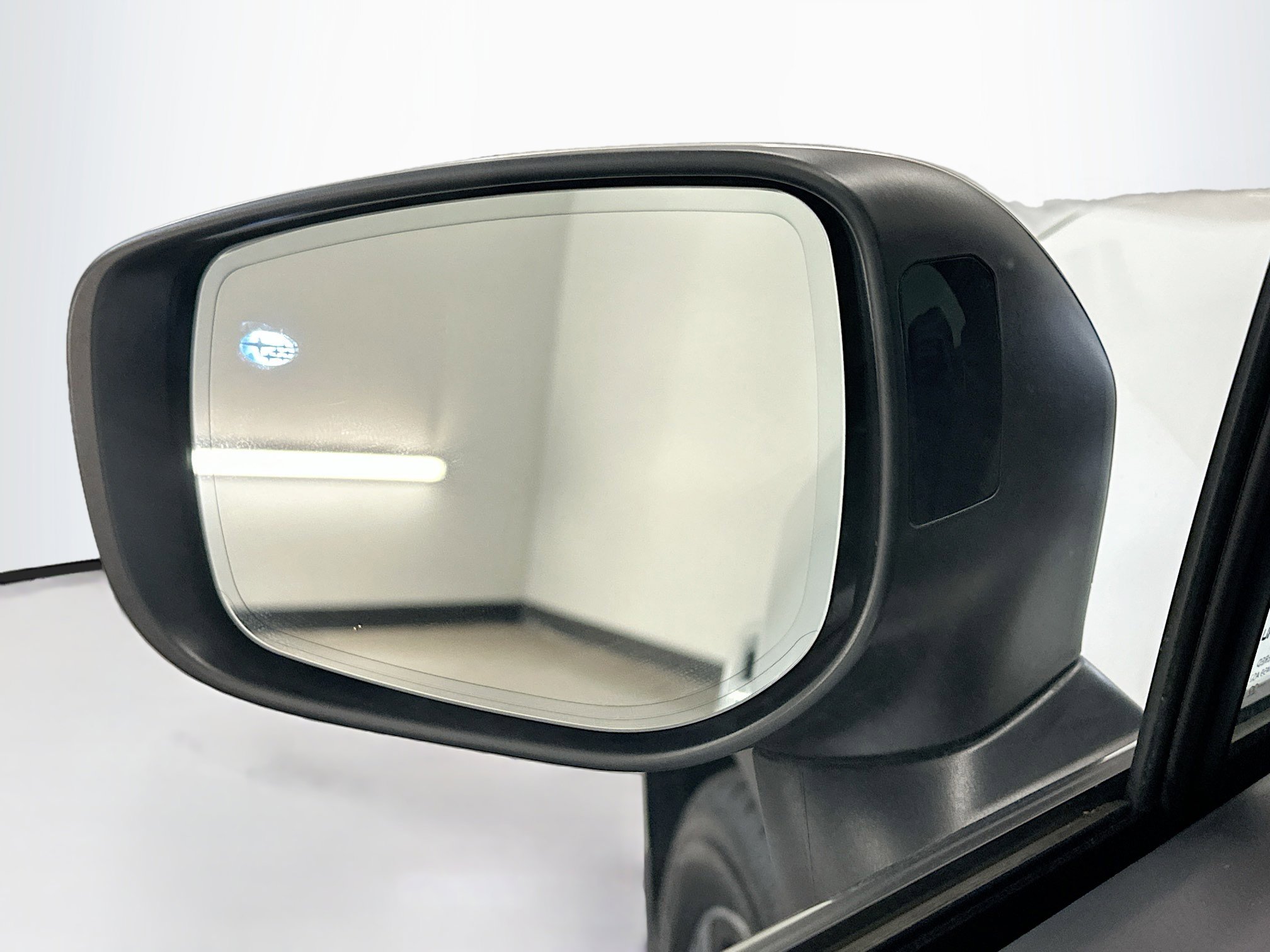 Used 2023 Subaru Ascent Limited w/ Technology Package image 16