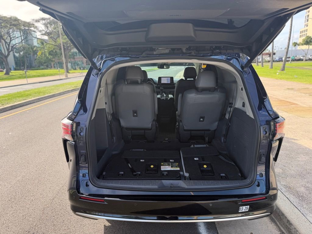 Used 2022 Toyota Sienna Limited AWD/4WD image 12