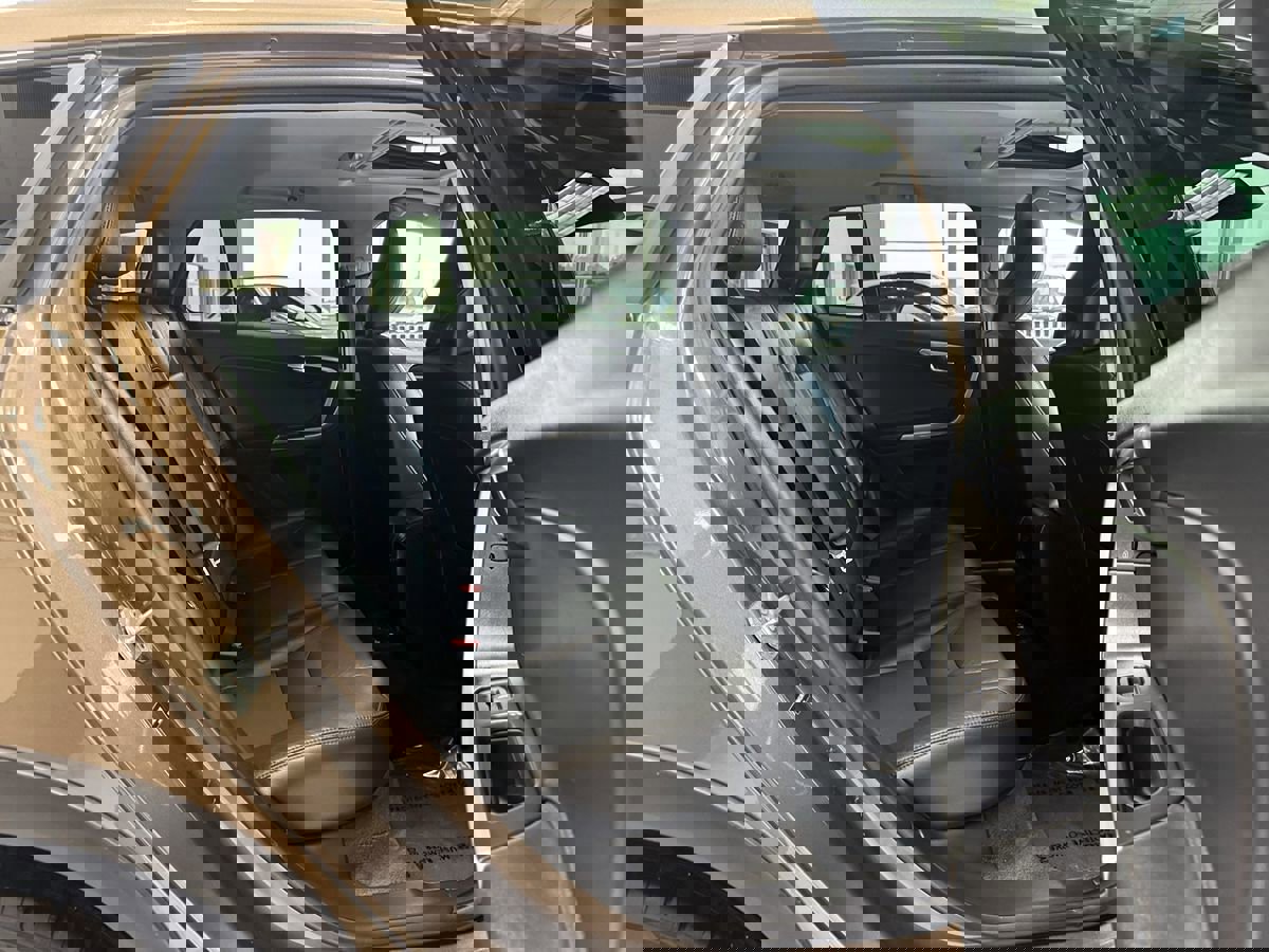 Used 2018 Volvo V60 T5 Cross Country w/ Convenience Package image 48