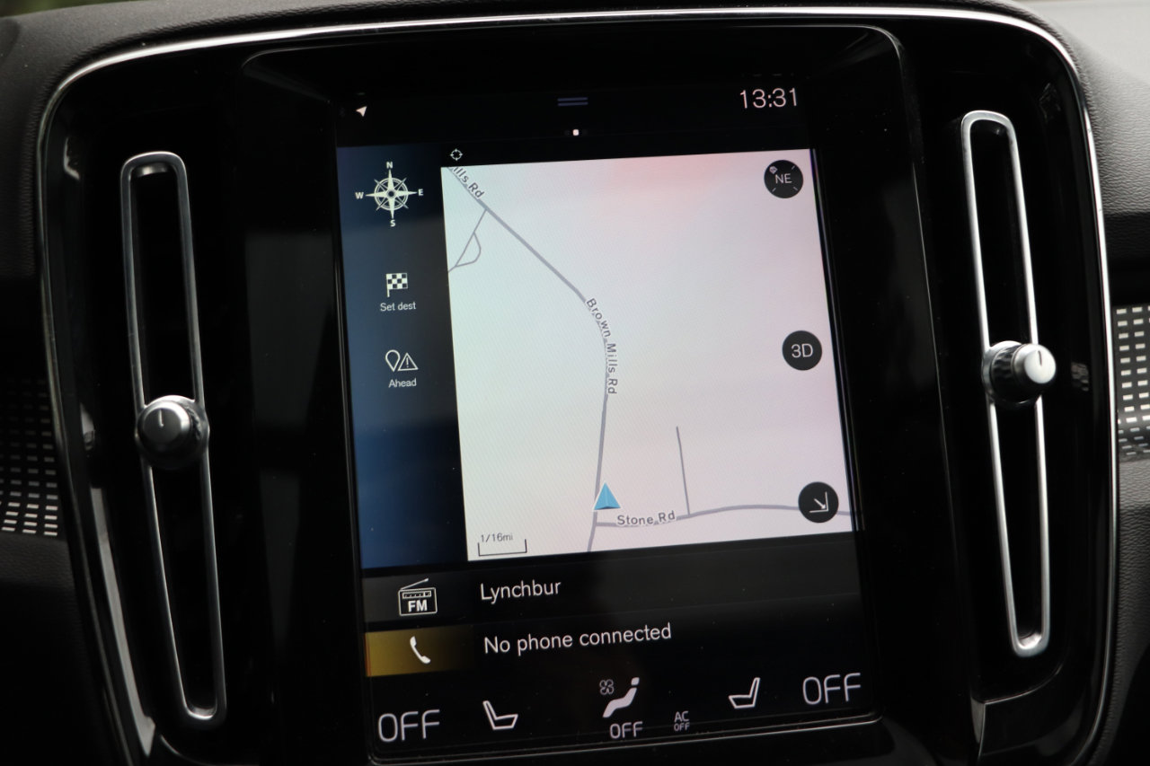 Used 2021 Volvo XC40 T5 R-Design w/ Advanced Package image 18