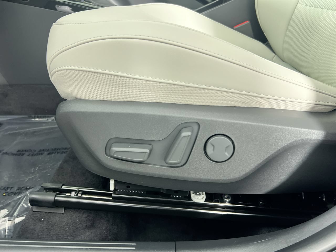 Certified 2025 Kia Niro EX Touring FWD image 15