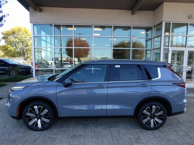 New 2025 Mitsubishi Outlander SE image 4