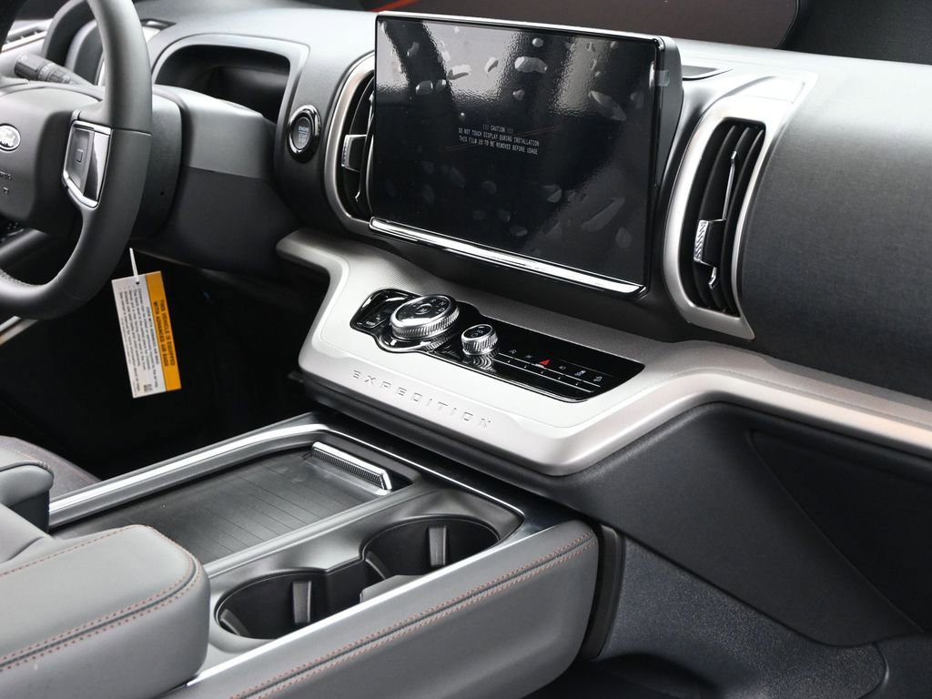 New 2025 Ford Expedition Active image 32