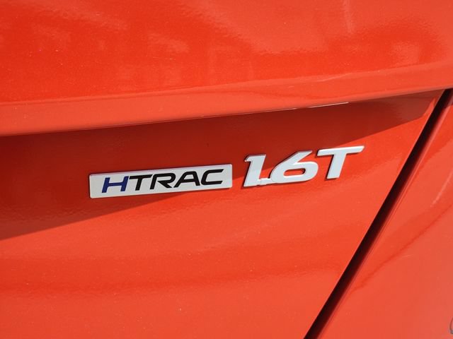Certified 2025 Hyundai Kona Limited AWD/4WD image 7