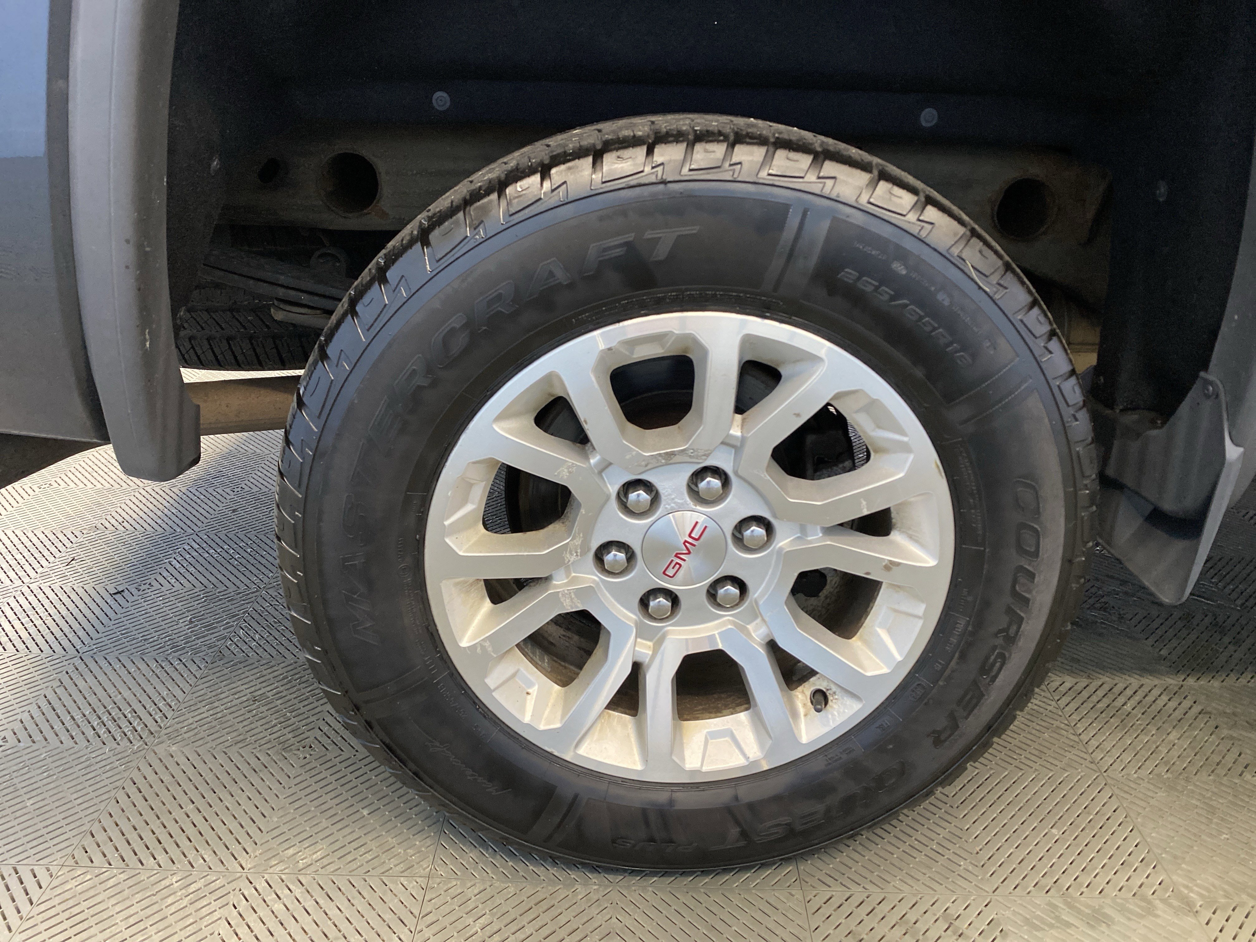 Used 2017 GMC Sierra 1500 SLE w/ SLE Value Package image 31