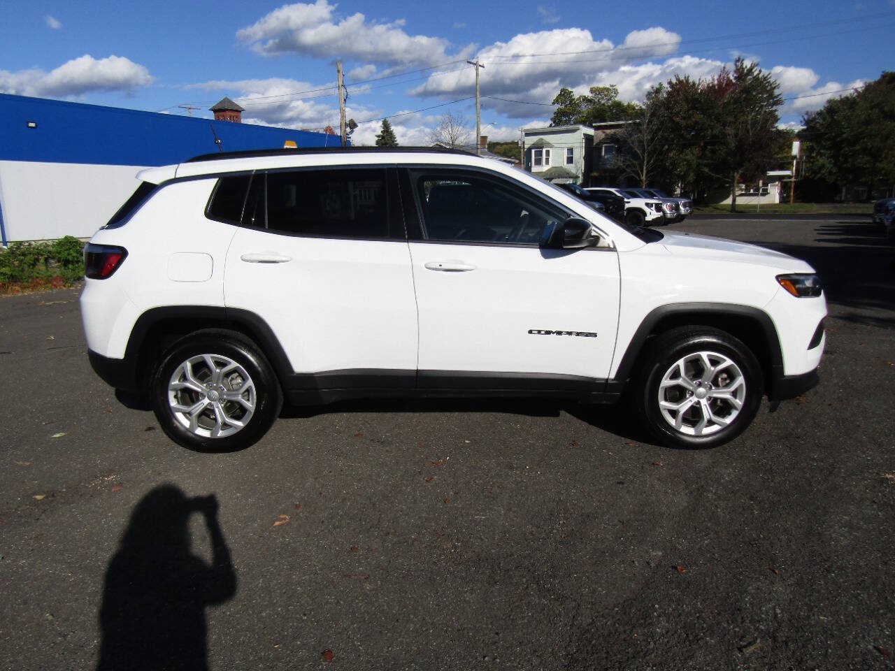 Used 2024 Jeep Compass Latitude AWD/4WD image 5