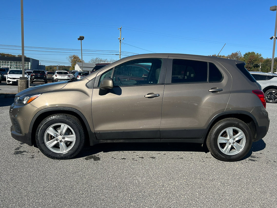 Used 2021 Chevrolet Trax LS w/ Tint and Cruise Package image 2