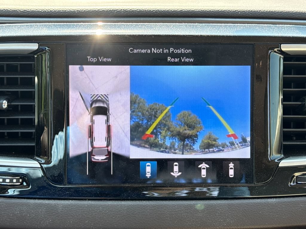 Used 2019 Chrysler Pacifica Touring-L w/ Advanced Safetytec Group FWD image 26