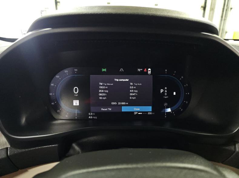 Used 2023 Volvo XC40 B5 Plus w/ Climate Package image 4