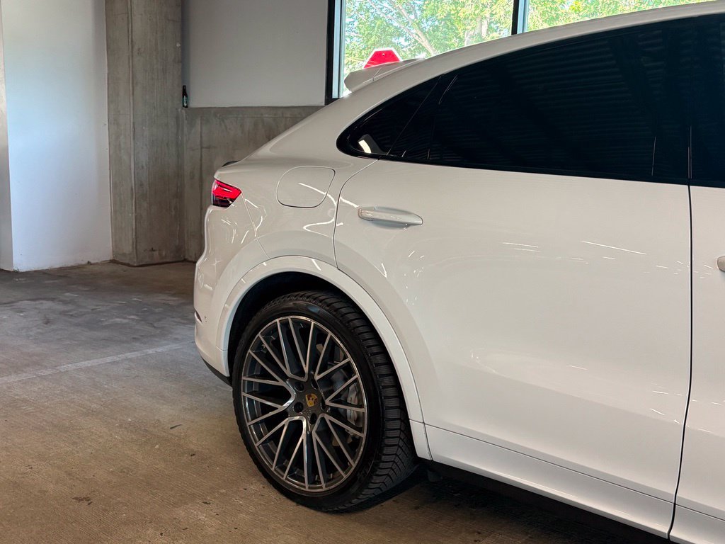 Used 2022 Porsche Cayenne Turbo AWD/4WD image 10