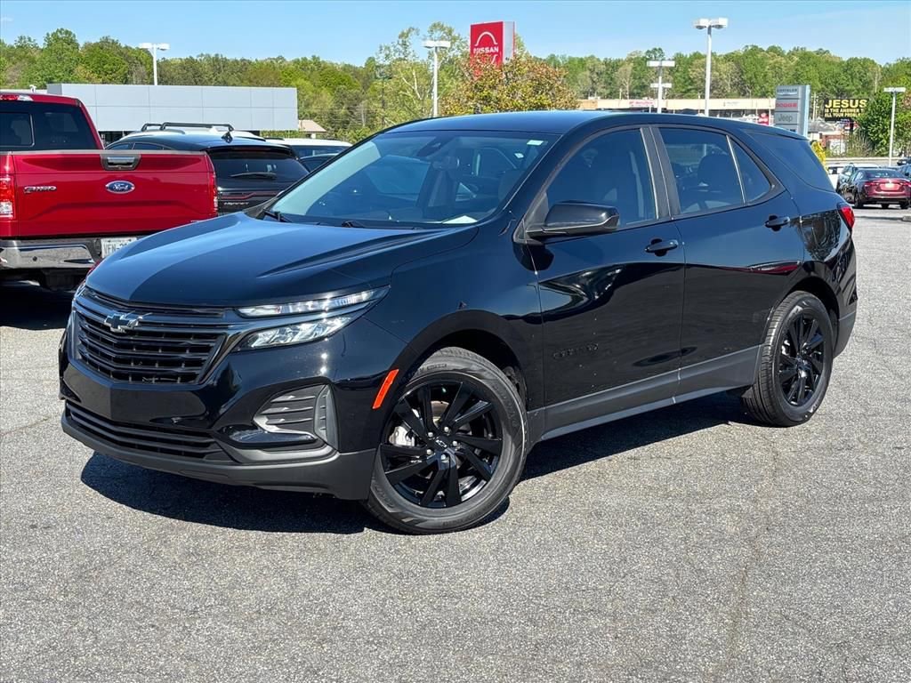 Used 2023 Chevrolet Equinox LS w/ Midnight Edition FWD image 2