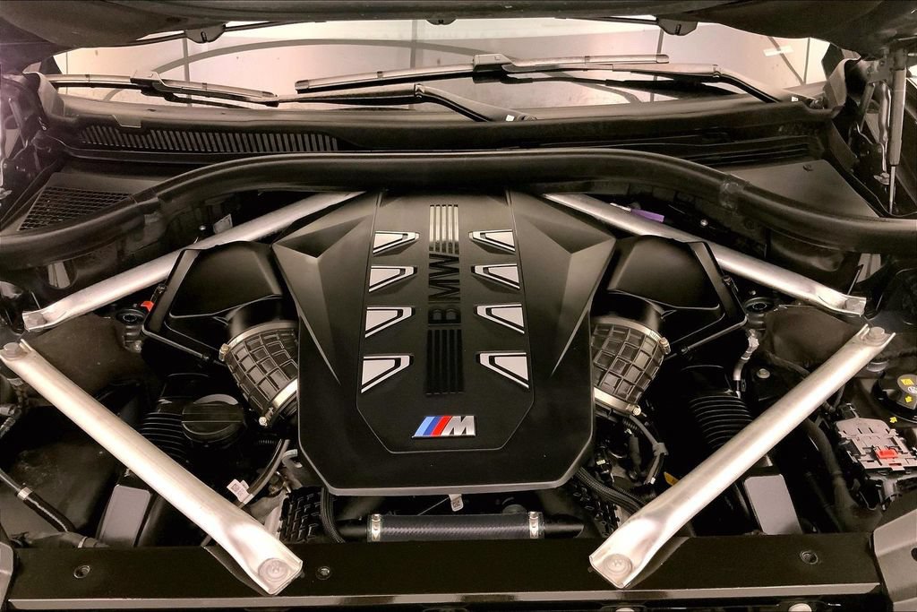 Certified 2024 BMW X7 M60i w/ Executive Package AWD/4WD image 9