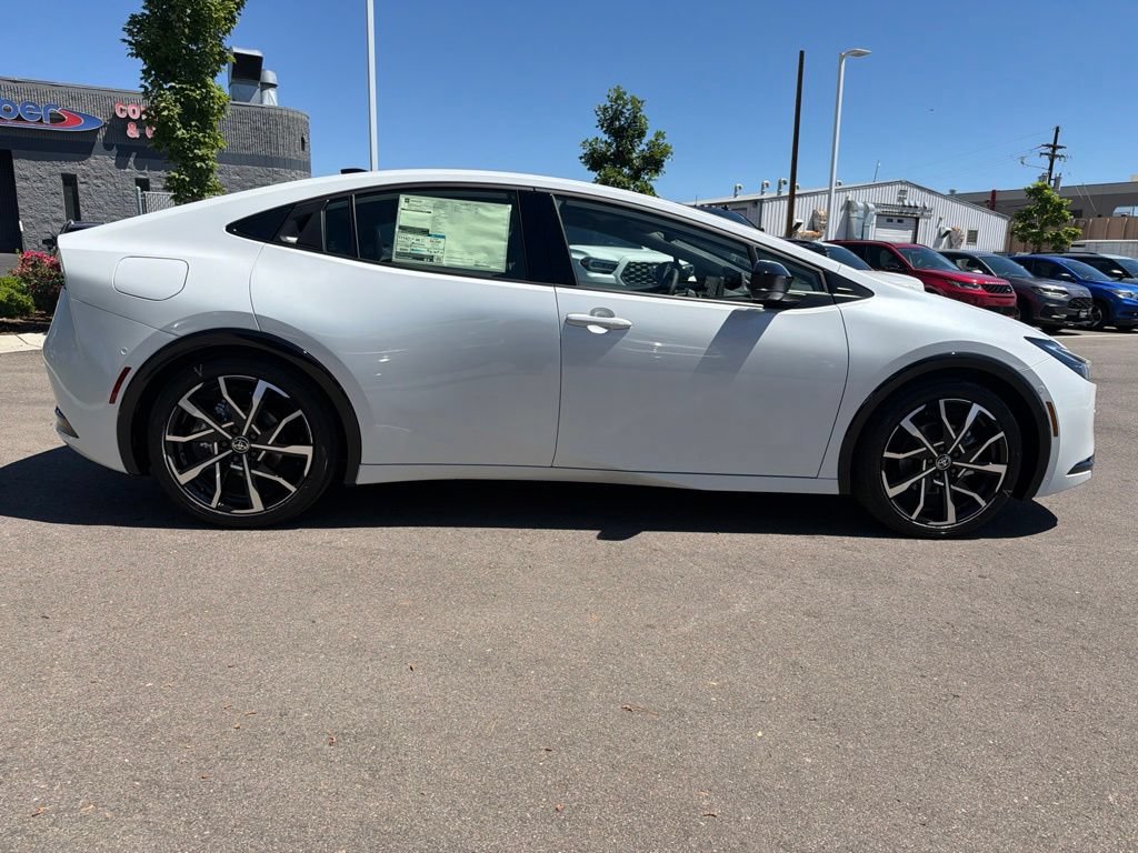 New 2026 Toyota Prius Plug-In Hybrid FWD image 10