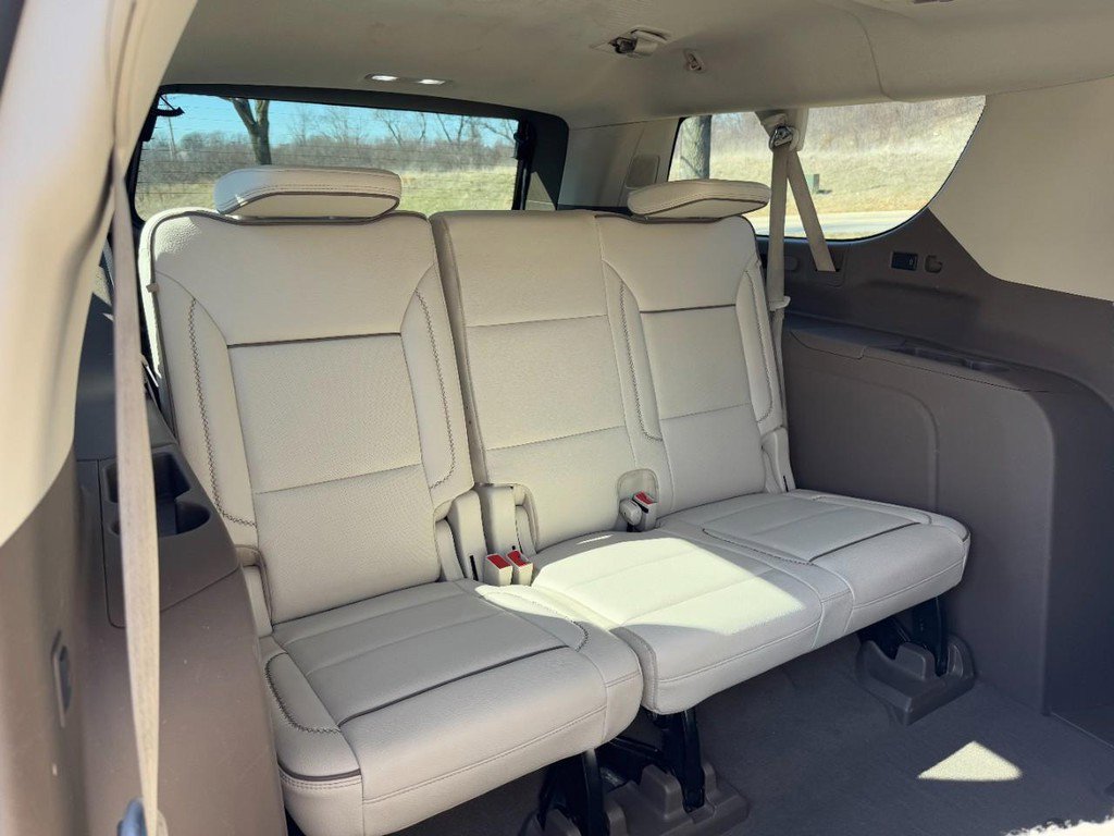 Used 2024 GMC Yukon XL Denali w/ Advanced Technology Package image 11