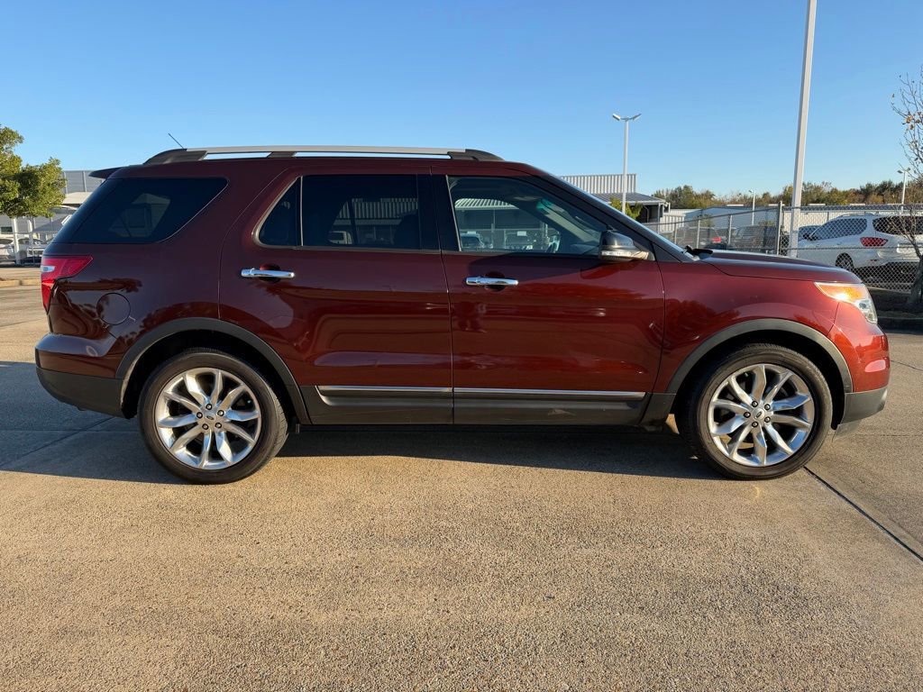Used 2015 Ford Explorer XLT w/ Equipment Group 202B image 4