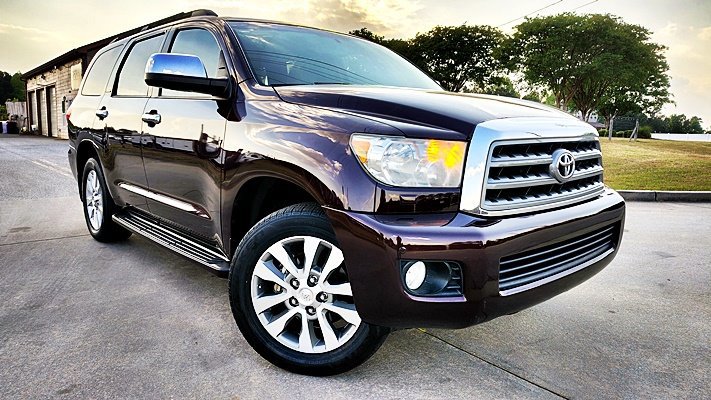 Used 2016 Toyota Sequoia Limited w/ Safety & Convenience Package RWD image 2