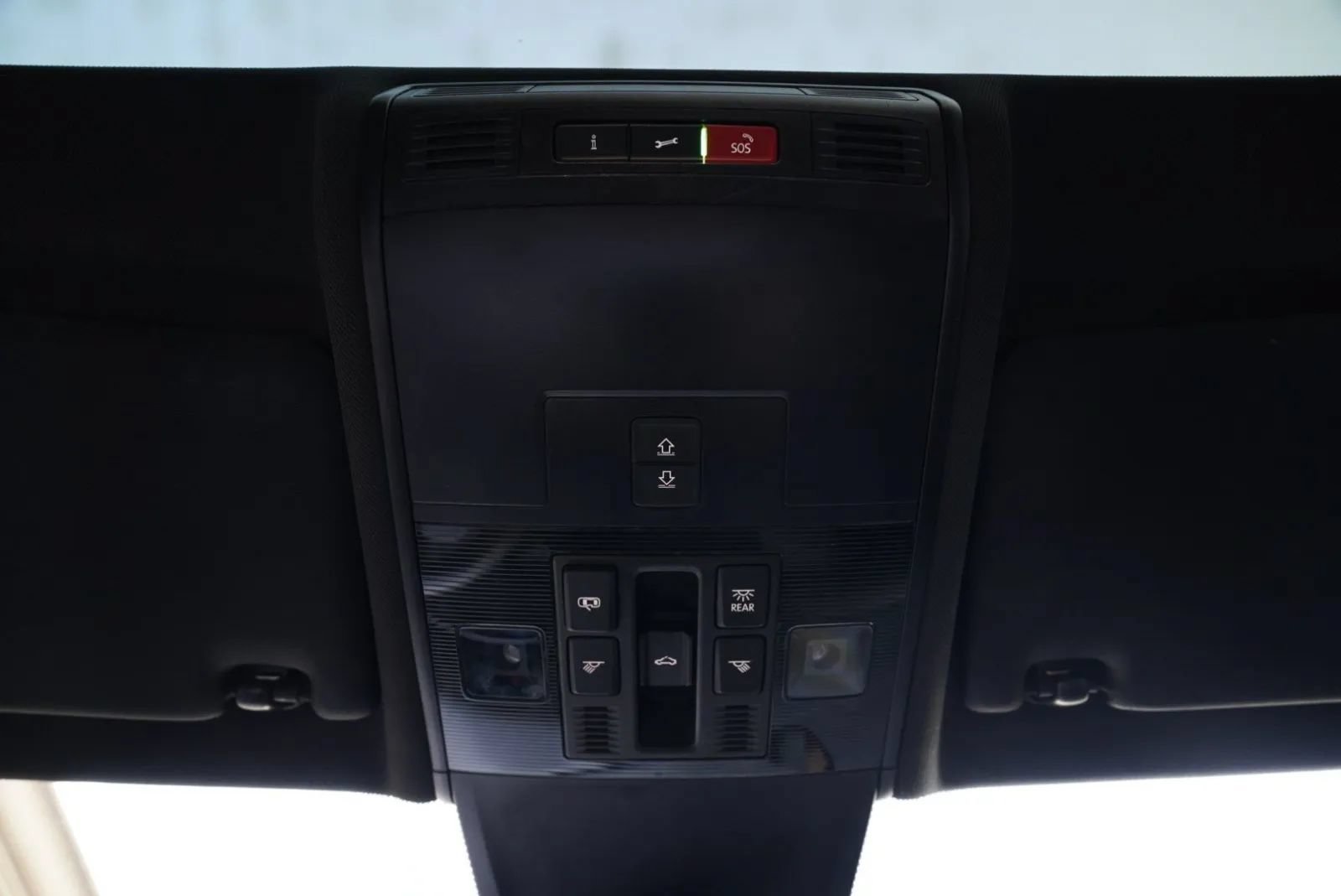 Used 2022 Volkswagen Tiguan SEL R-Line AWD/4WD image 23