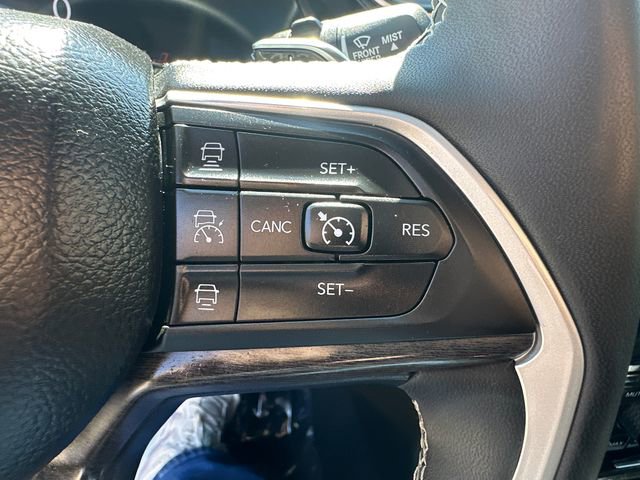Used 2023 Jeep Grand Cherokee L Limited AWD/4WD image 38