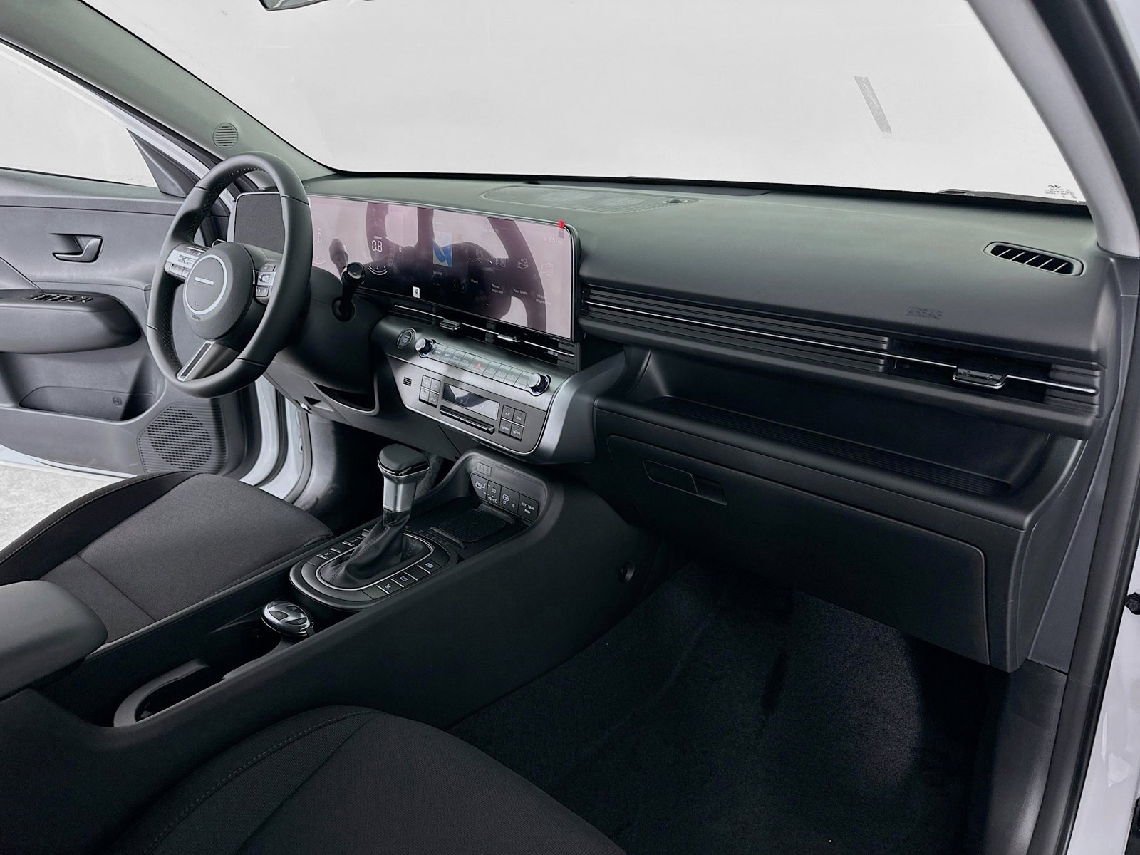 Certified 2026 Hyundai Kona SEL Sport AWD/4WD image 33