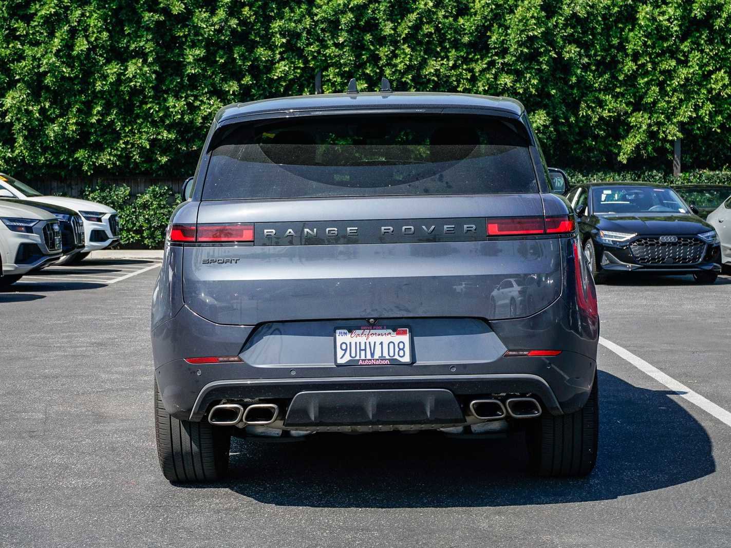 Used 2025 Land Rover Range Rover Sport Dynamic SE image 3