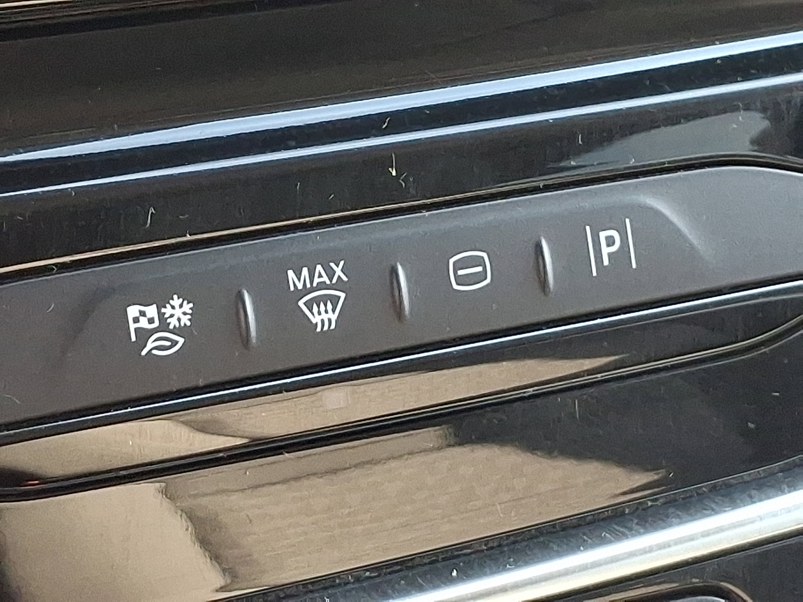 Used 2023 Ford Transit 350 XLT image 25