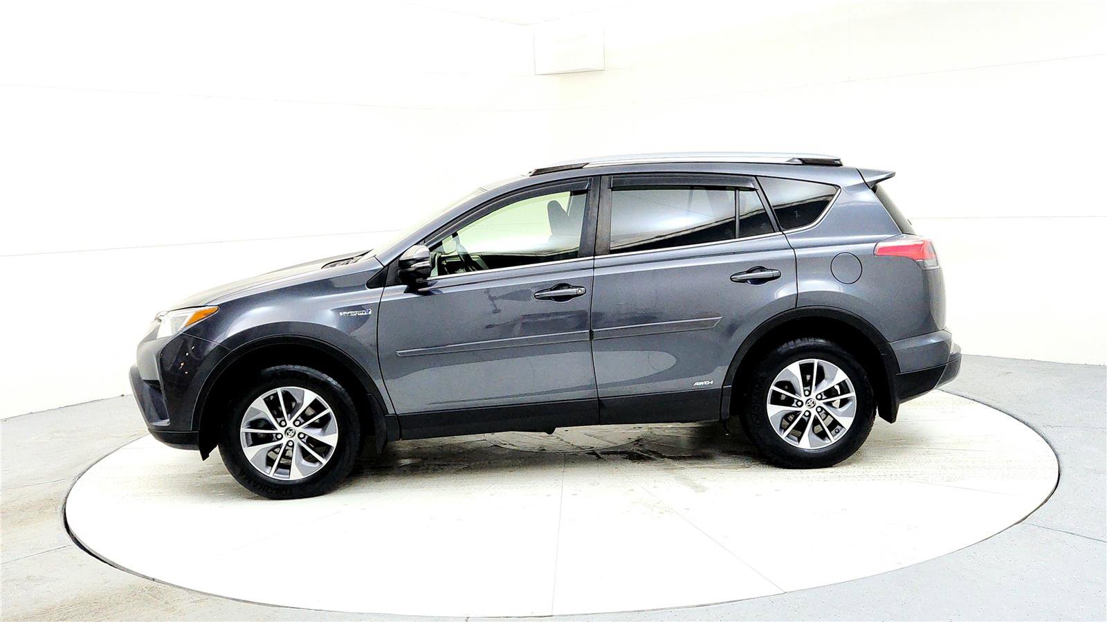 Certified 2018 Toyota RAV4 XLE w/ Carpet Mat Package image 3