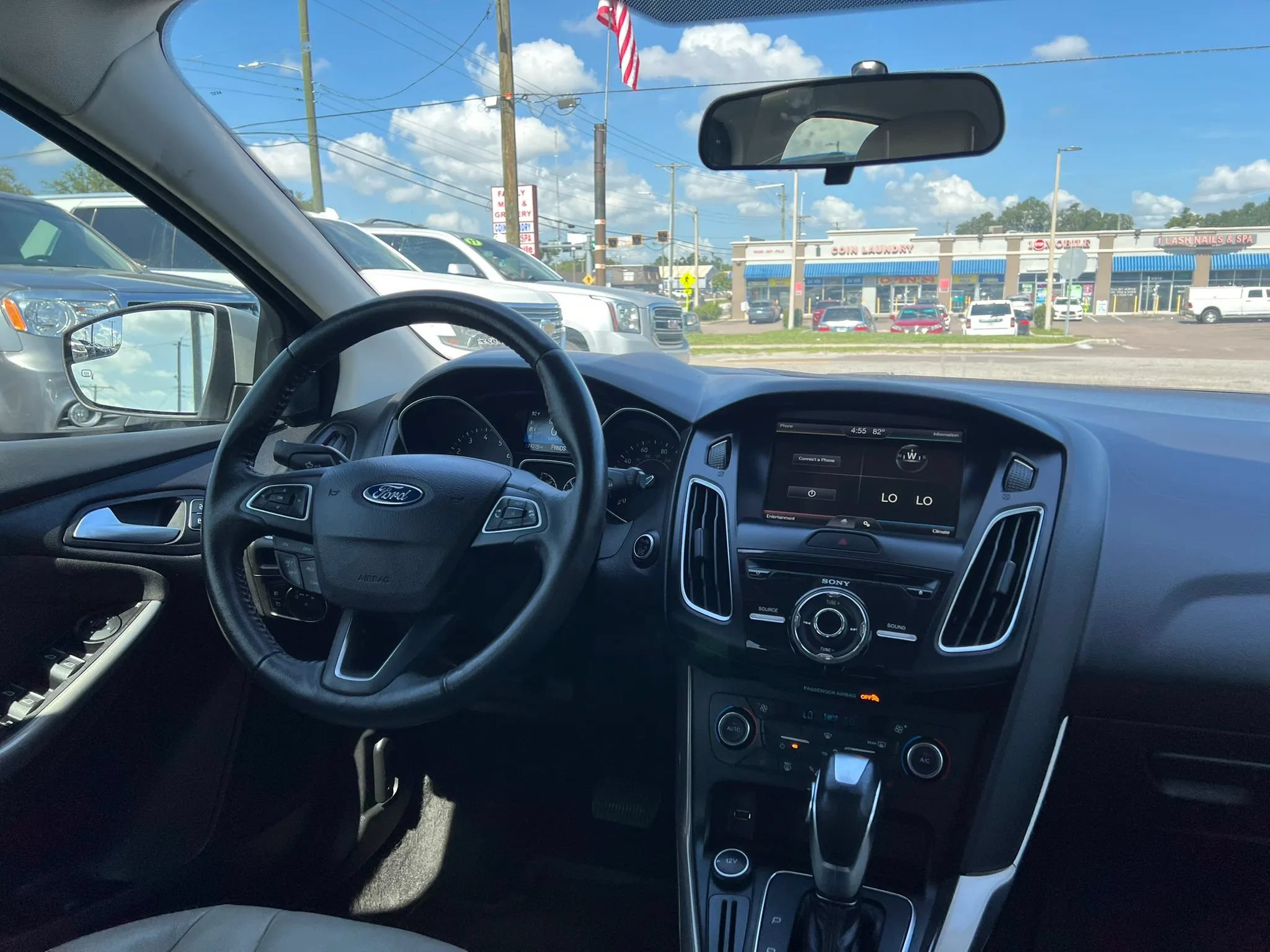 Used 2015 Ford Focus Titanium FWD image 14